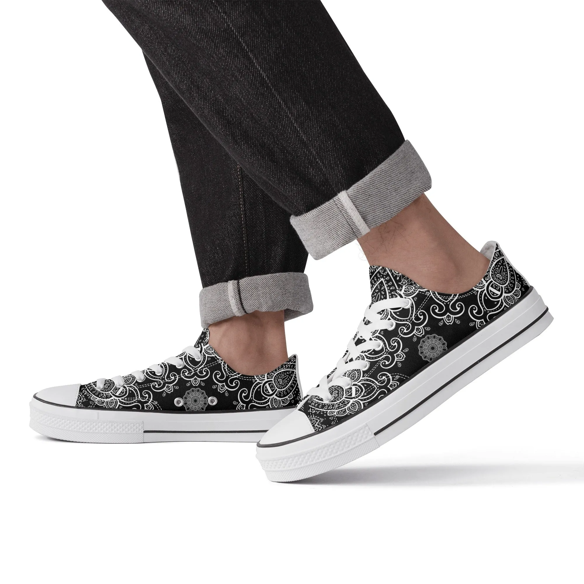 Black & White Abstract Design Pattern - Mens Classic Low Top Canvas Shoes for Footwear Lovers