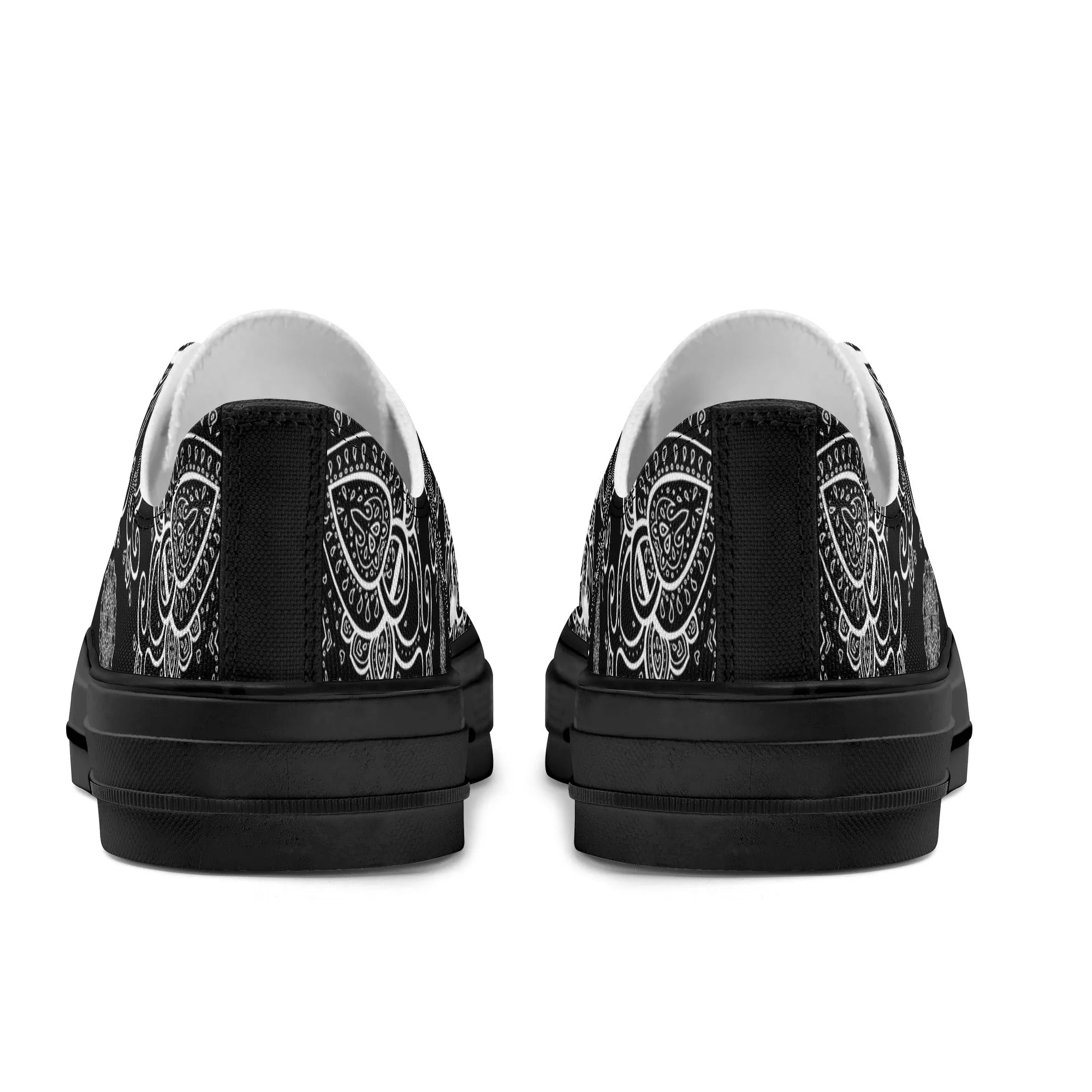 Black & White Abstract Design Pattern - Mens Classic Low Top Canvas Shoes for Footwear Lovers