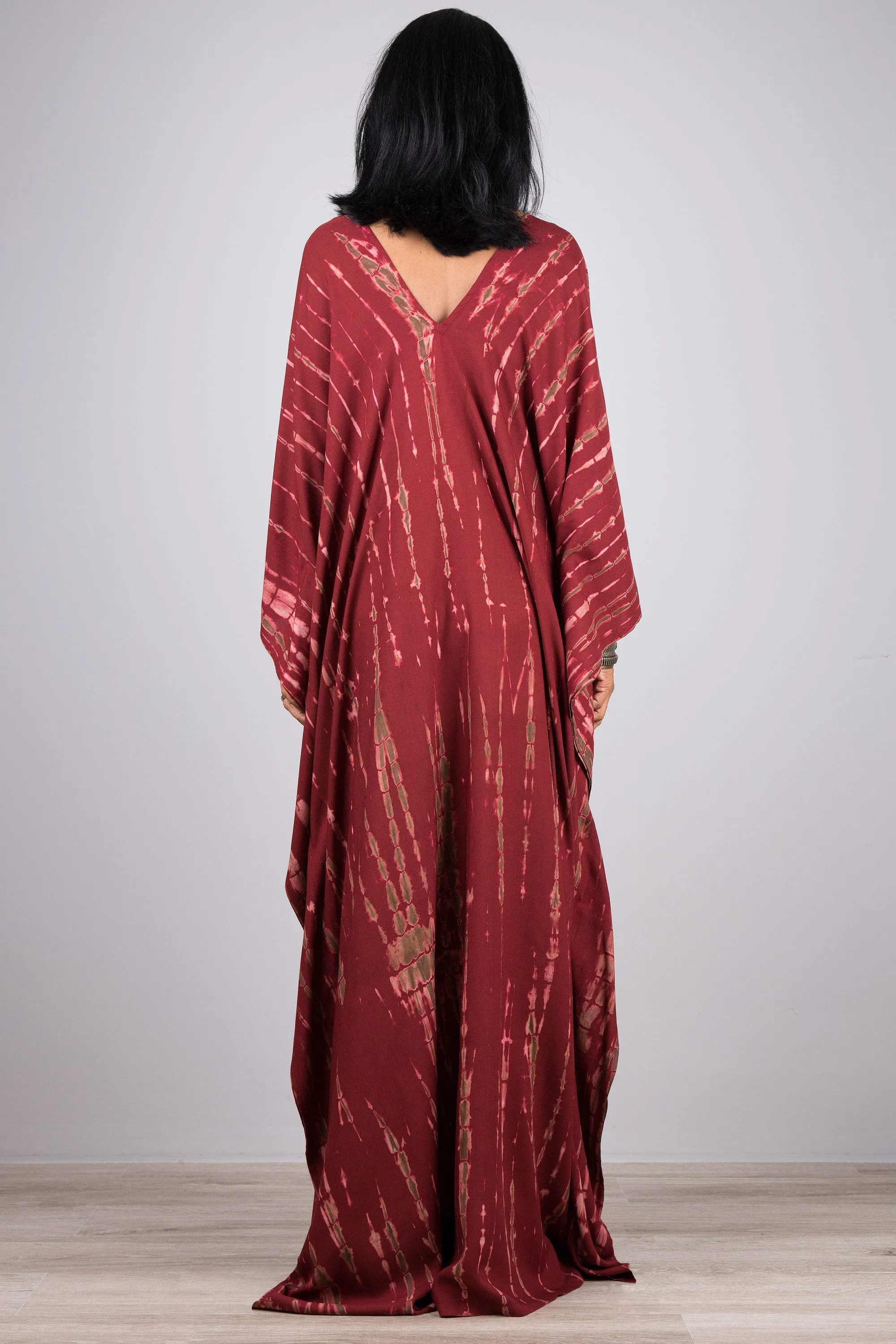 Burgundy tie dye kaftan