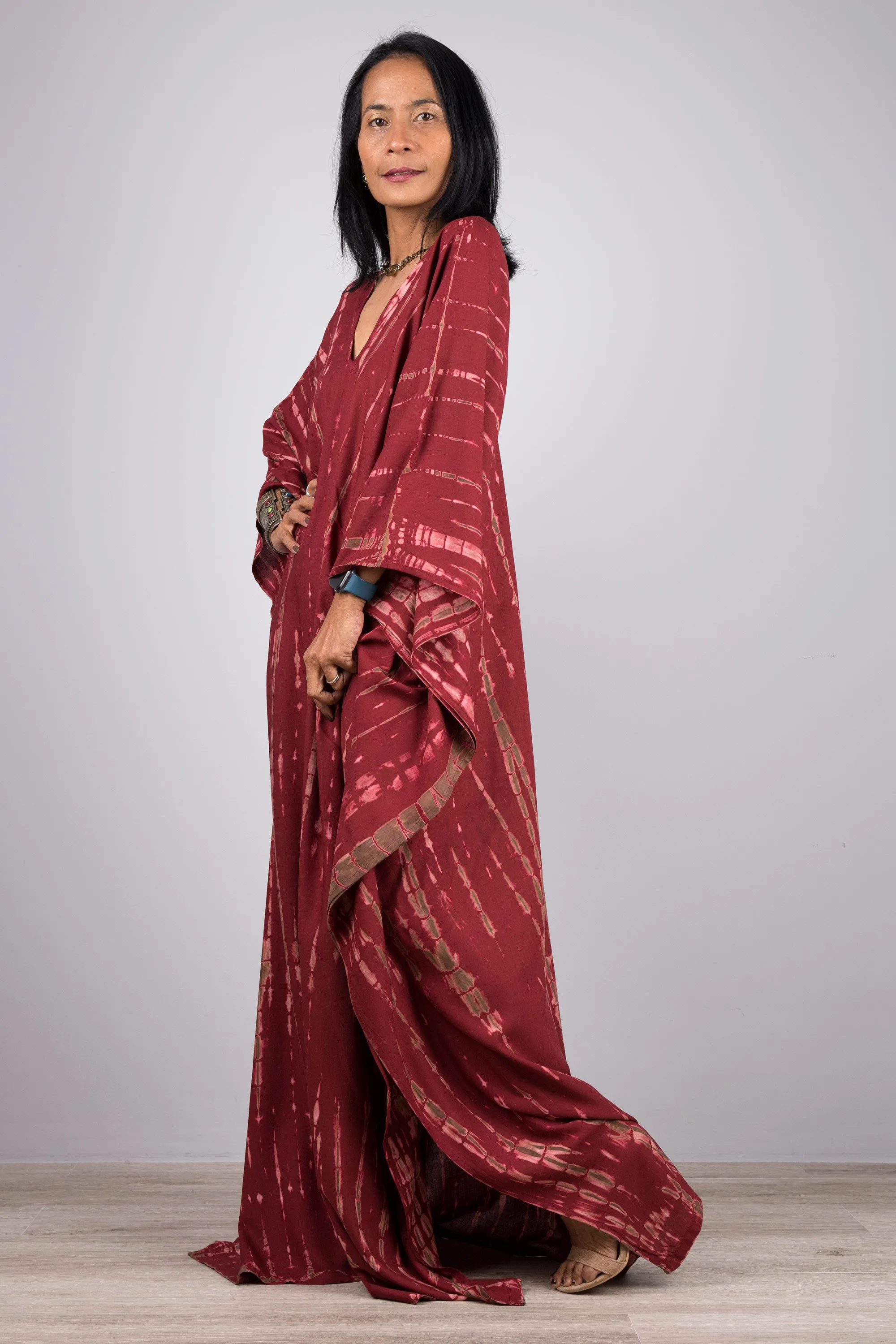 Burgundy tie dye kaftan