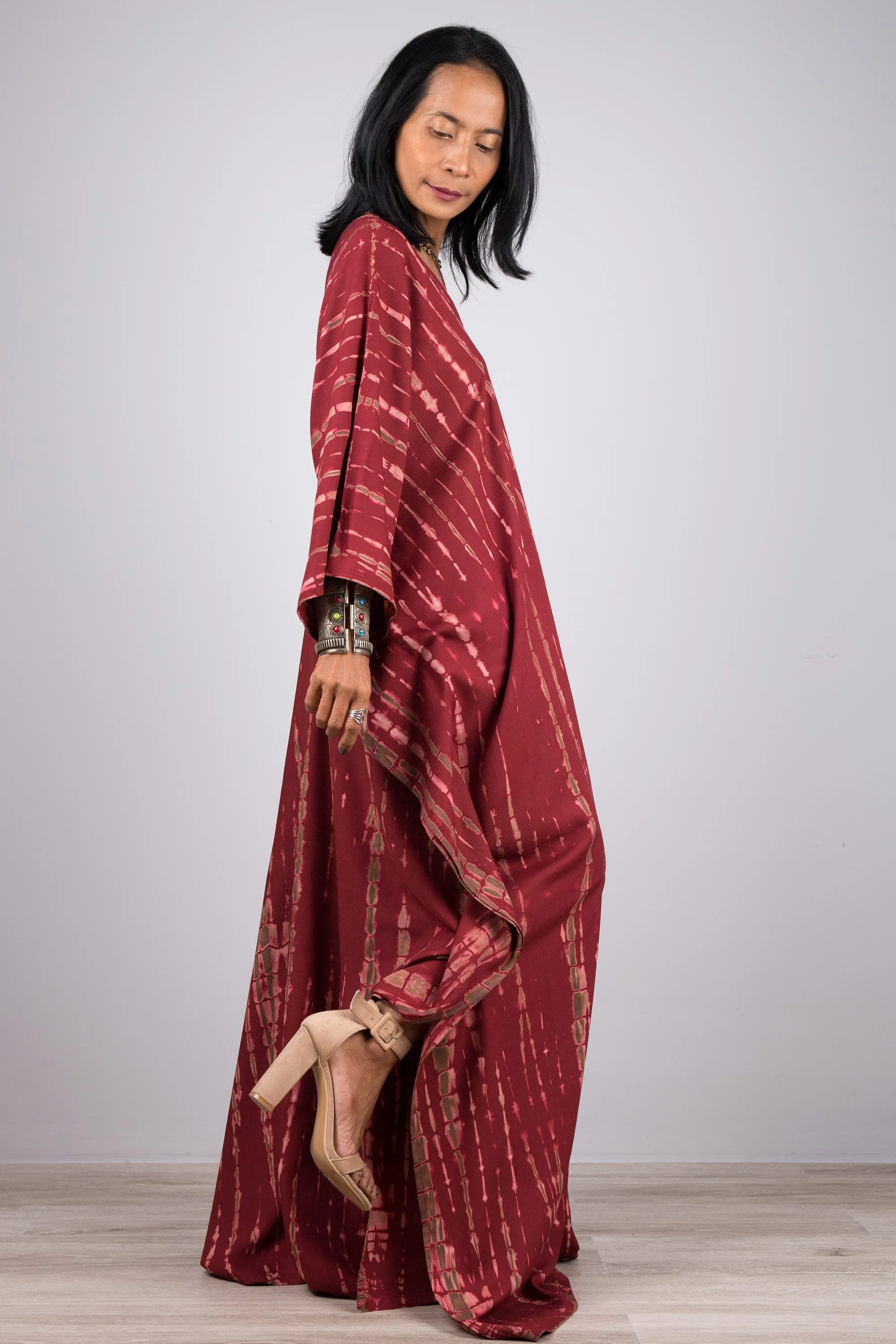 Burgundy tie dye kaftan